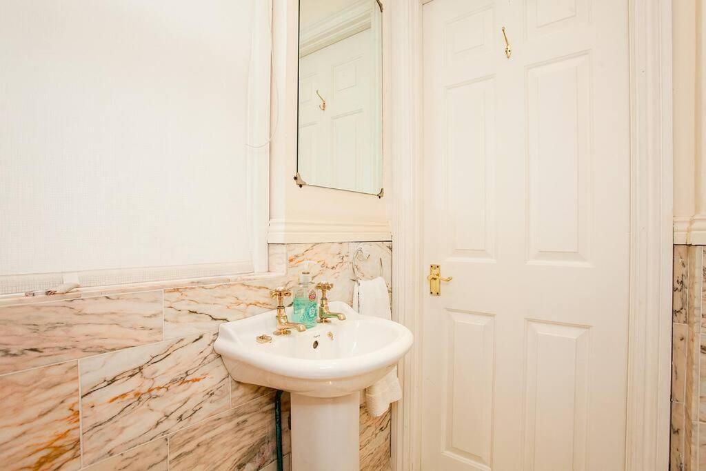 Bright 2 Bedroom Flat In Central ロンドン エクステリア 写真